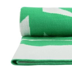 Habitat Floral Pattern Knit Throw - White & Green -125x150cm -Home Furnishings Store 1953716 R Z002A