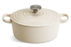 Habitat 2.4 Litre Oval Iron Casserole Dish - Cream